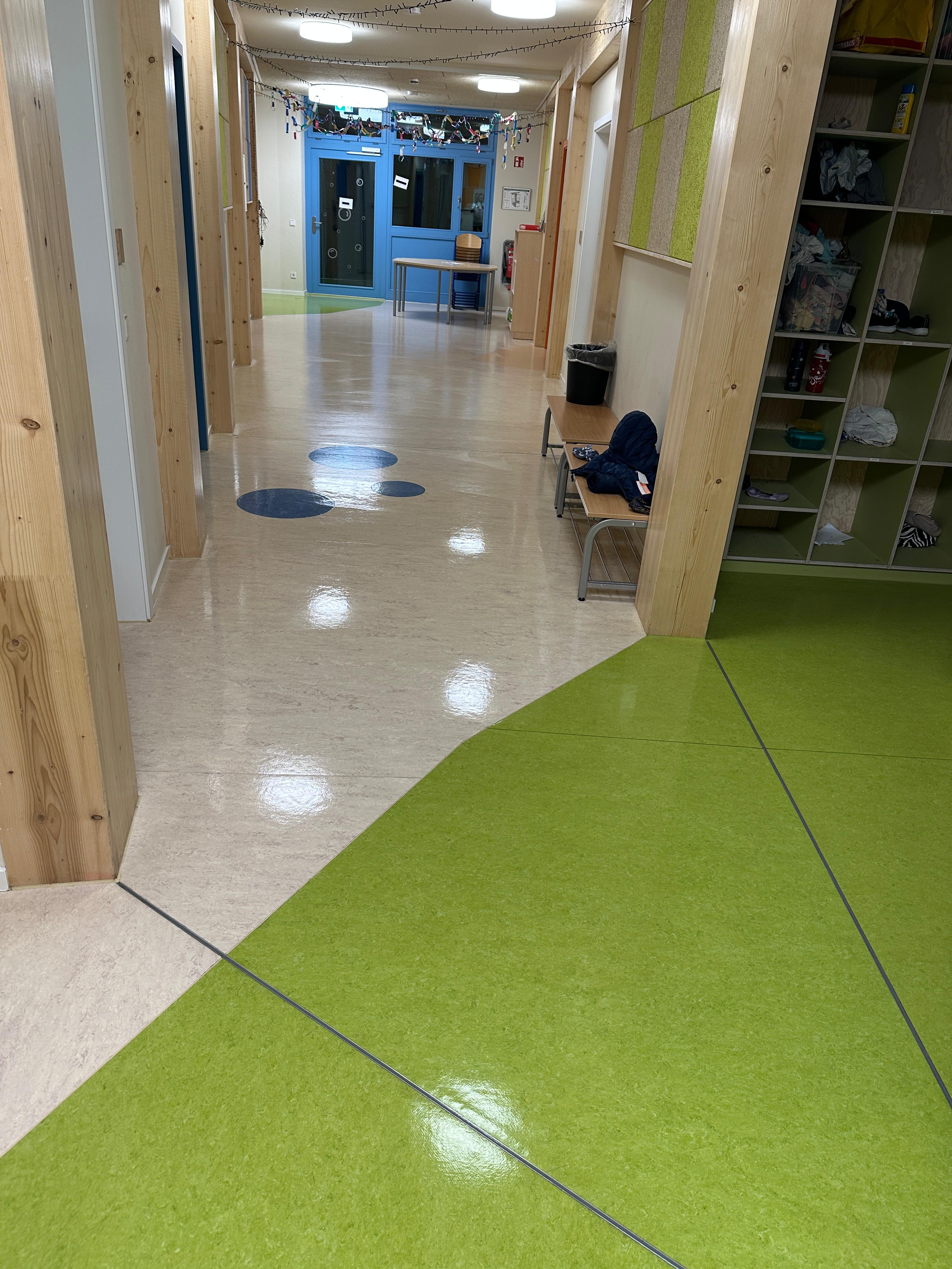 Badezimmerreinigung im Detail von SEEL Transport & Reinigung in Berlin